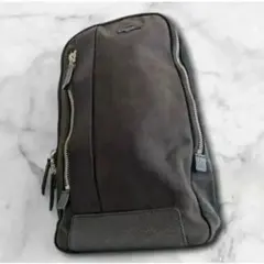 美品 ボディバッグ ワンショルダー スリングバッグ レザー切替 ブラック斜めがけ