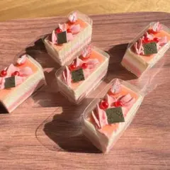長方形苺ケーキ　単品1個　ミニチュアケーキ　ミニチュアスイーツ　ハンドメイド