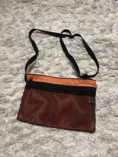 サコッシュ カモフラ オレンジ メッシュのサムネイル