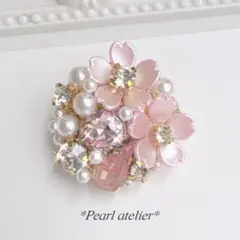 仲良し桜＊パール＆ビジューブローチ✨　卒業式　入学式　桜モチーフ　ハレの日　軽量