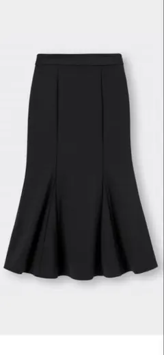 GU カットソーマーメイドロングスカート