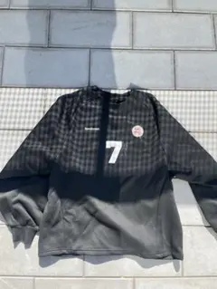 Need to rest ナンバー7 黒トレーナー