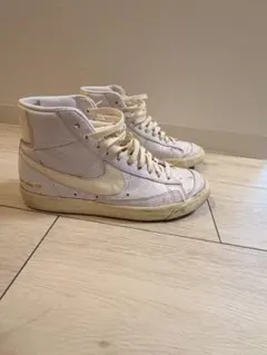 NIKE BLAZER MID 77 スニーカー ホワイト