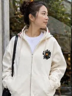 韓国ブランド mion フラワー刺繍 ジップパーカー 新品タグ付き 