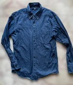 UNIQLO：デニム ボタンダウン シャツ