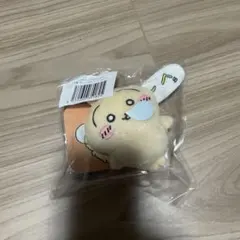 ちいかわ　うさぎだらけくじ　E賞 ぬいぐるみバッジ　ぐ〜
