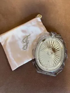 Item thumbnail for item 8213f511-37c1-4ba6-8515-e7a6a345f84b