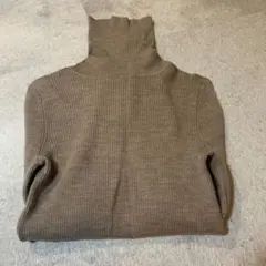 ユニクロリブタートルネックニット　S