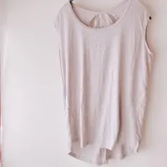 ノースリーブ ライトベージュ トップス　レディース