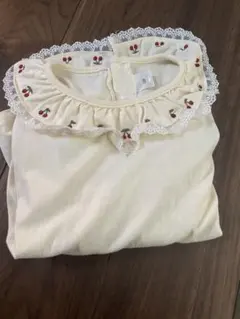 【petit main】フリル付きチェリー刺繍長袖カットソー 120