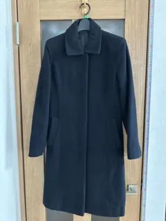 黒いロングコート スタンドカラー