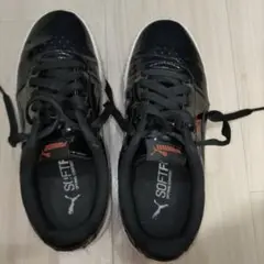 プーマ　スニーカー　22.5cm