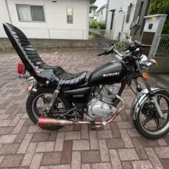 GN125H SUZUKI 族車 三段シート 黒ソリのサムネイル