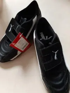 【未使用・難あり】Puma キッズ スニーカー 黒/白　プーマ　21cm