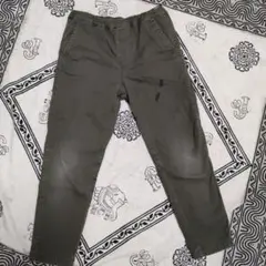 ユニクロ　暖パン　カーキ　ボトムス　長ズボン　130