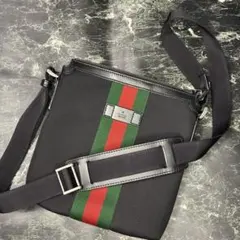 GUCCI ショルダーバッグ ブラックのサムネイル