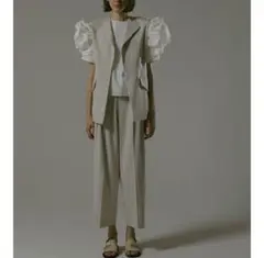 HER. リラックスタックパンツ　ベージュホワイト