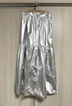 LOWRYS FARM ローリーズファーム　メタリックフレアスカート シルバー