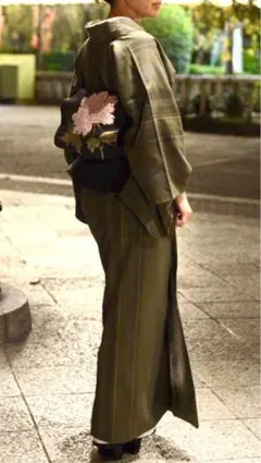 いい色！深緑な仙斎茶色！間道　縞　ほっこり真綿紬　着物　袷