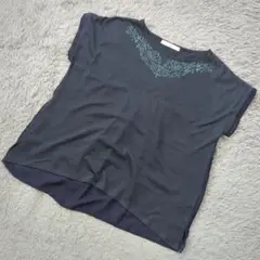 b2335 e.r.g*【M】ネイビー 刺繍プリント ノースリーブTシャツ