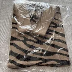 新品　HUNDRED ニットバック