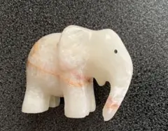 縁起の良い　象の置物（大理石製）