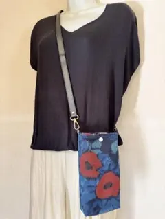 〈ハンドメイド〉着物リメイクスマホショルダー　　　【２０４】
