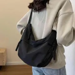 ボディバッグ　ワンショルダー　男女兼用　ブラック　通学　通勤　自転車