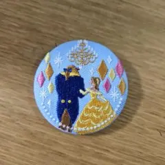 バンダイ　ディズニーキャラクター刺繍缶バッジ　3つセット