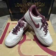 【レア美品即購入可】Nike Air Force 1スニーカー