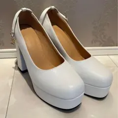 レディース パンプス アンクルストラップ 白