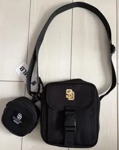 新品　MLB パドレス　縦型ショルダーバッグ ミニポーチ付き　黒
