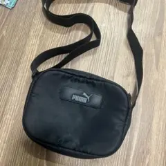PUMA ブラック ミニショルダーバッグ