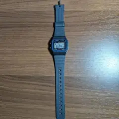CASIO F-91W デジタル腕時計のサムネイル