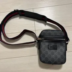 GUCCI GGスプリーム ショルダーバッグ