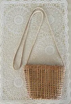 【美品】肩掛けかごバッグ　チャック付き　ショルダーバッグ