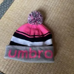 umbro ポンポン付きビーニー　58cm