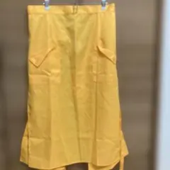 オシャレで人気‼️黄色のエプロン 2ポケット ボタン付き