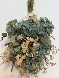 紫陽花とスターチスのスワッグ　ドライフラワースワッグ　ドライフラワー