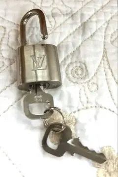 LOUIS VUITTON パドロック カデナ 鍵付き