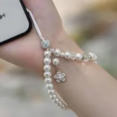 パールとクリスタルビーズの携帯ストラップ