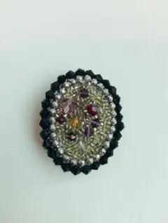 ブローチ