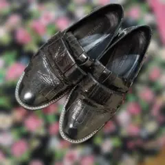 黒 エナメル ローファー ストラップ付き