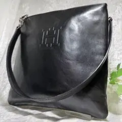 美品⭐HIROFU ヒロフ Hロゴ 型押しレザー ショルダーバック ブラック 良品】HIROFU ヒロフ ショルダーバッグ Hロゴ シボ革 ネイビー 黒