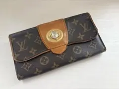 LOUIS VUITTON モノグラム 長財布 ターンロックのサムネイル