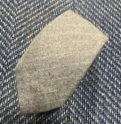 QUIT RUNNING ウール製 グレー ストライプ ネクタイ