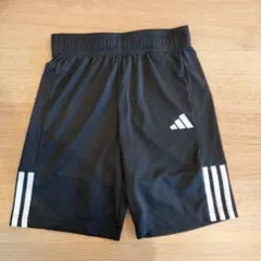 adidas 黒 ハーフパンツ 3本ライン