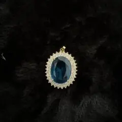 青色オーバル型ペンダント