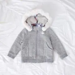 【日本製】familiar　白鳥刺繍　フード付き　パーカー　90cm