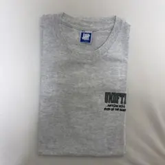 UNDEFEATED グレー　Tシャツ 美品 メンズのサムネイル